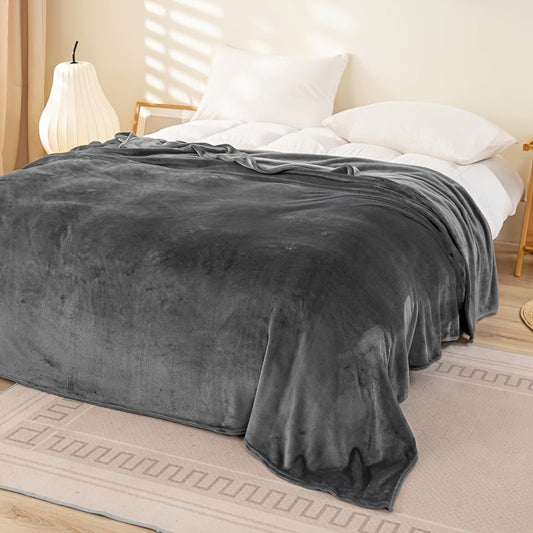 Black Vintage Style Flannel Throw Blanket - Soft, Cozy, and Skin-Friendly All-Season Woven Throw with Active Printing, Made of 100% Polyester, 200-250gsm - Perfect for Traveling and Home Décor