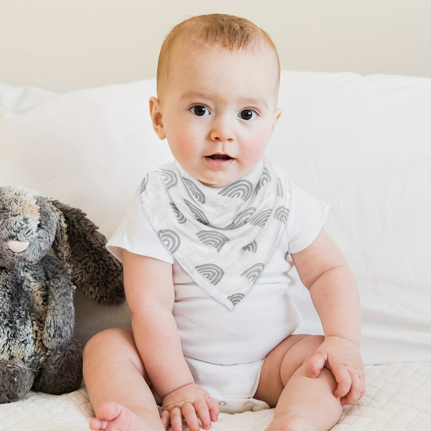 Six pieces of receiving blankets made from cotton muslin, designed to be breathable, soft, and thin for maximum comfort. These absorbent covers are perfect for keeping your baby cozy and dry.