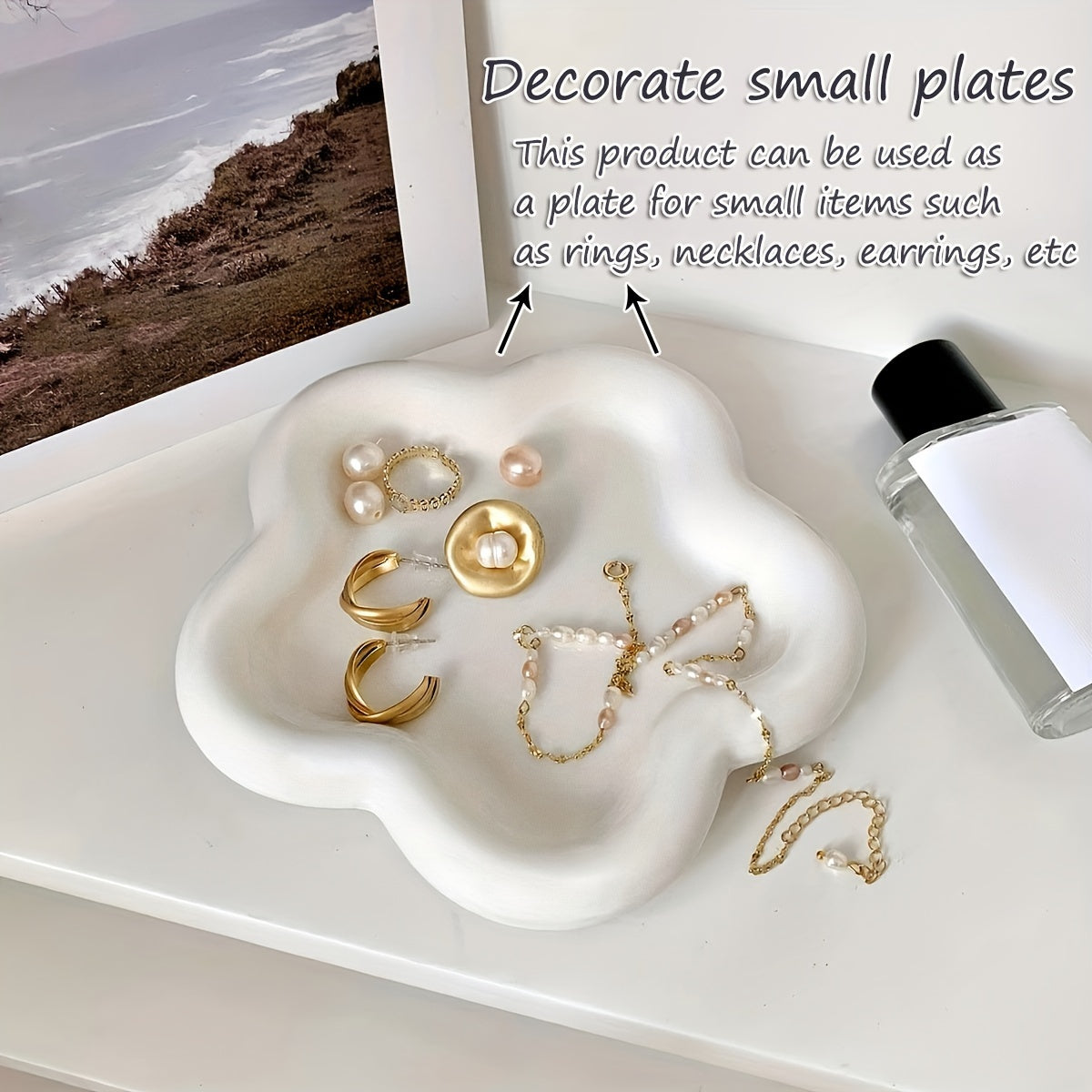 A 1-piece flower-shaped jewelry tray for creative jewelry storage, 10.49cm in size.