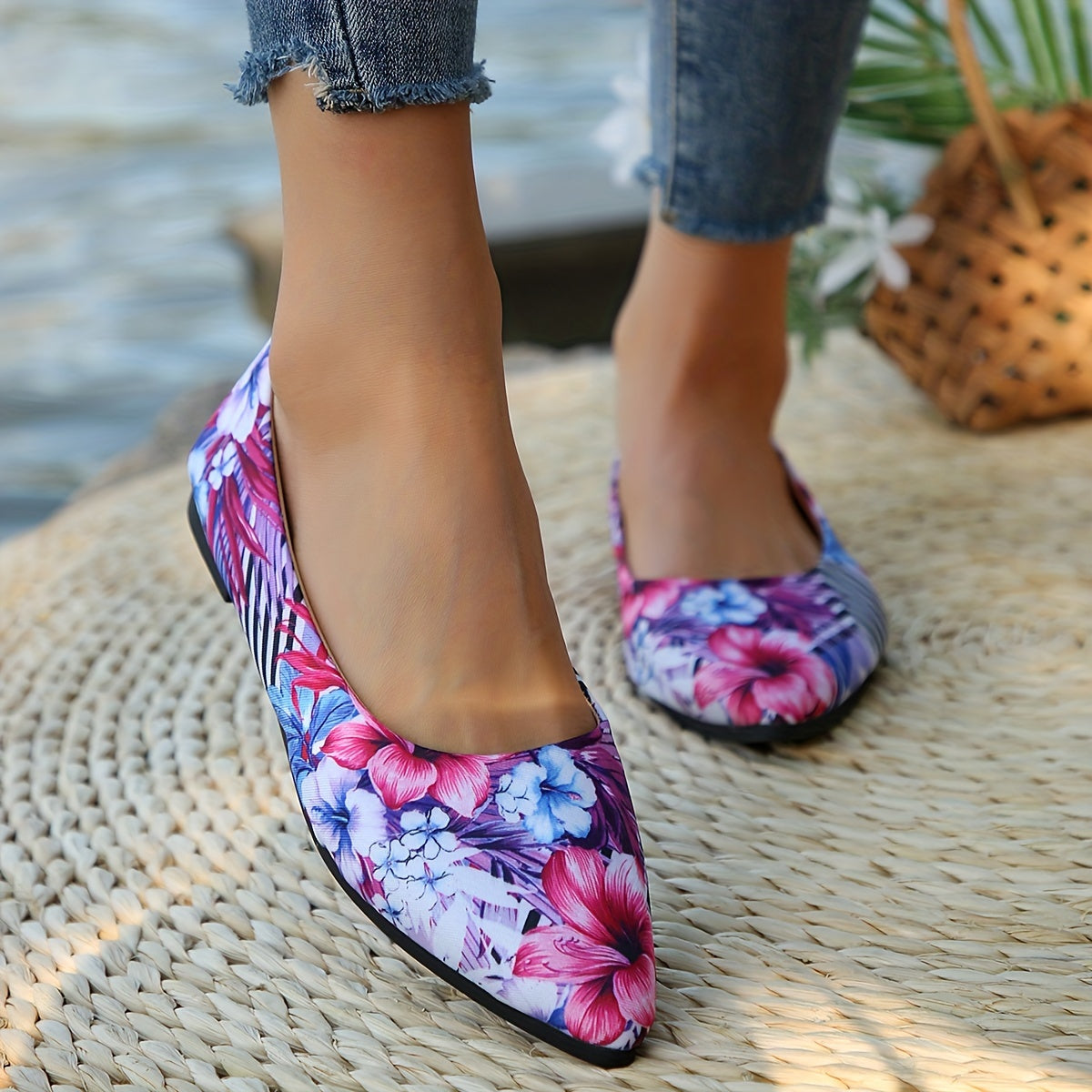 Floral flat shoes with pointed toe and soft sole for daily wear.