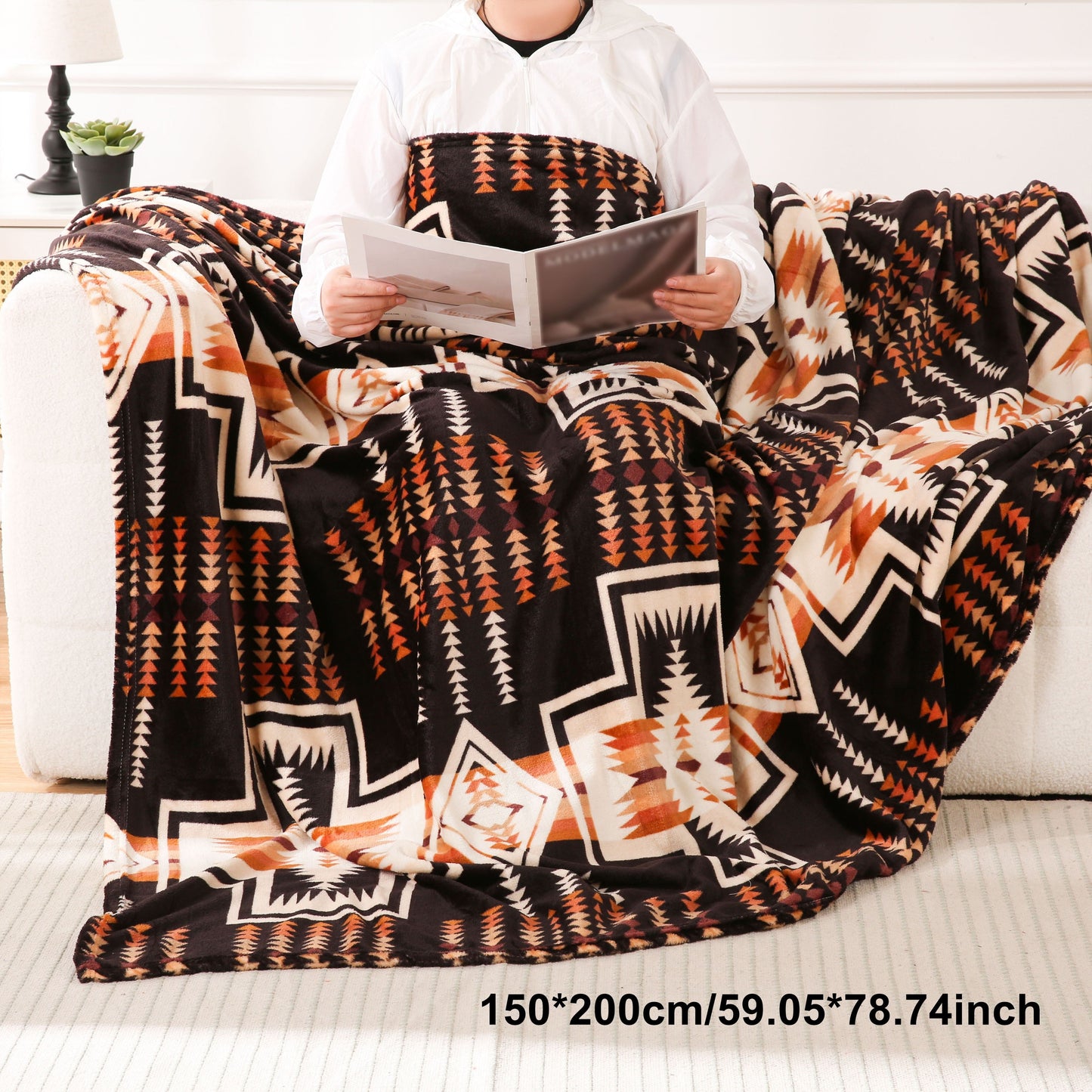 One piece of modern Flannel Throw Blanket, with a weight of 200GSM, can be easily washed in the machine, suitable for all seasons and versatile as a polyester bedding. Skillfully woven, this blanket features vibrant prints perfect for use in the office