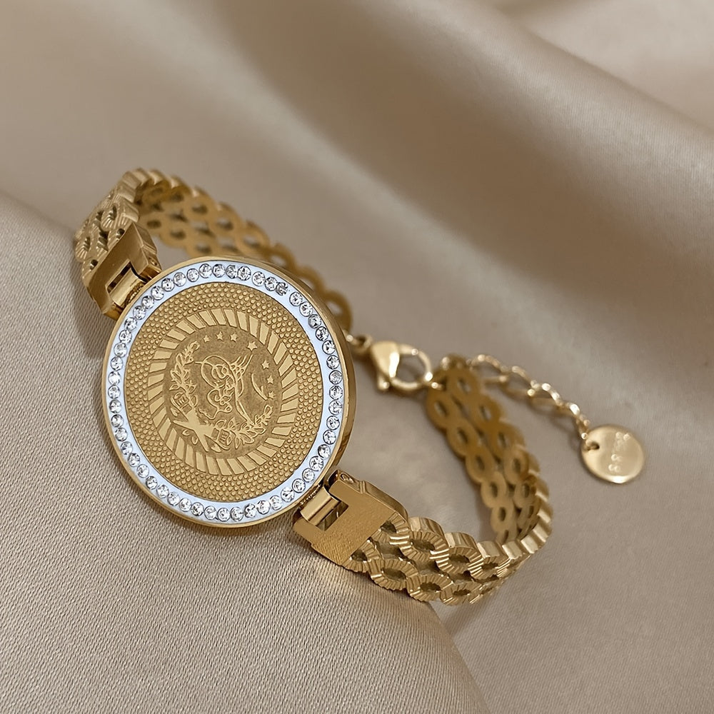 Round brand bracelet made of stainless steel plated with 18K gold and hollowed out, studded with rhinestones.