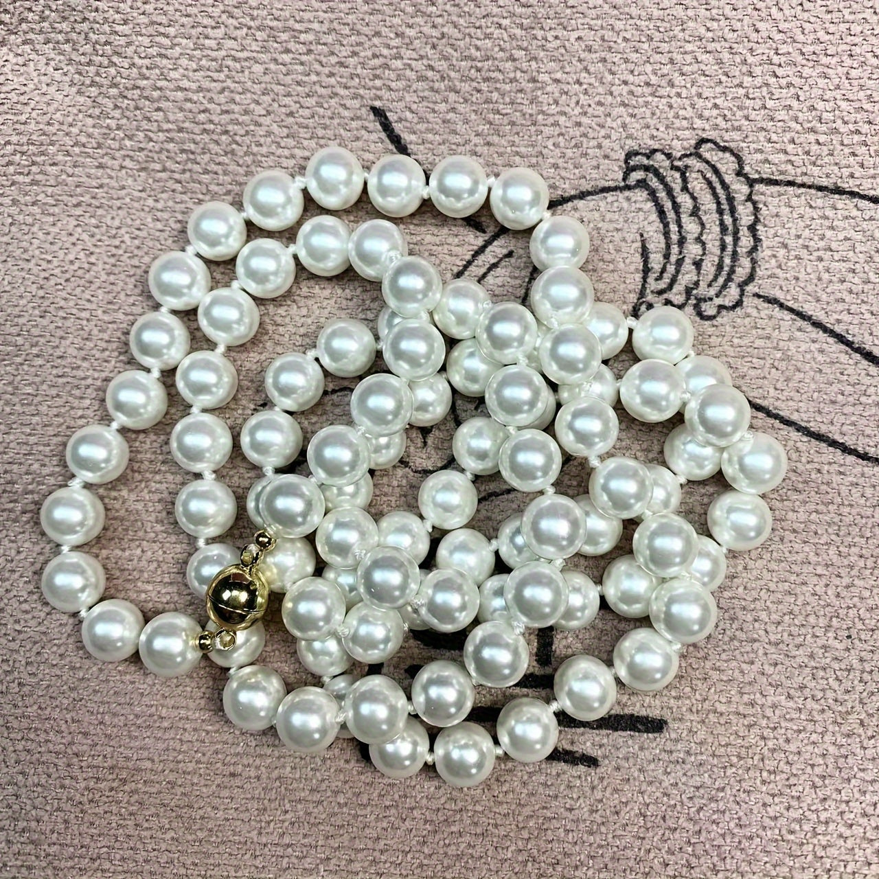 Stylish 85cm Freshwater Pearl Necklace Featuring Magnetic Clasp - Chic, Seductive Design, Sleek Pearl Strand, Perfect for Everyday or Special Occasions, Great Valentine's Day Present.