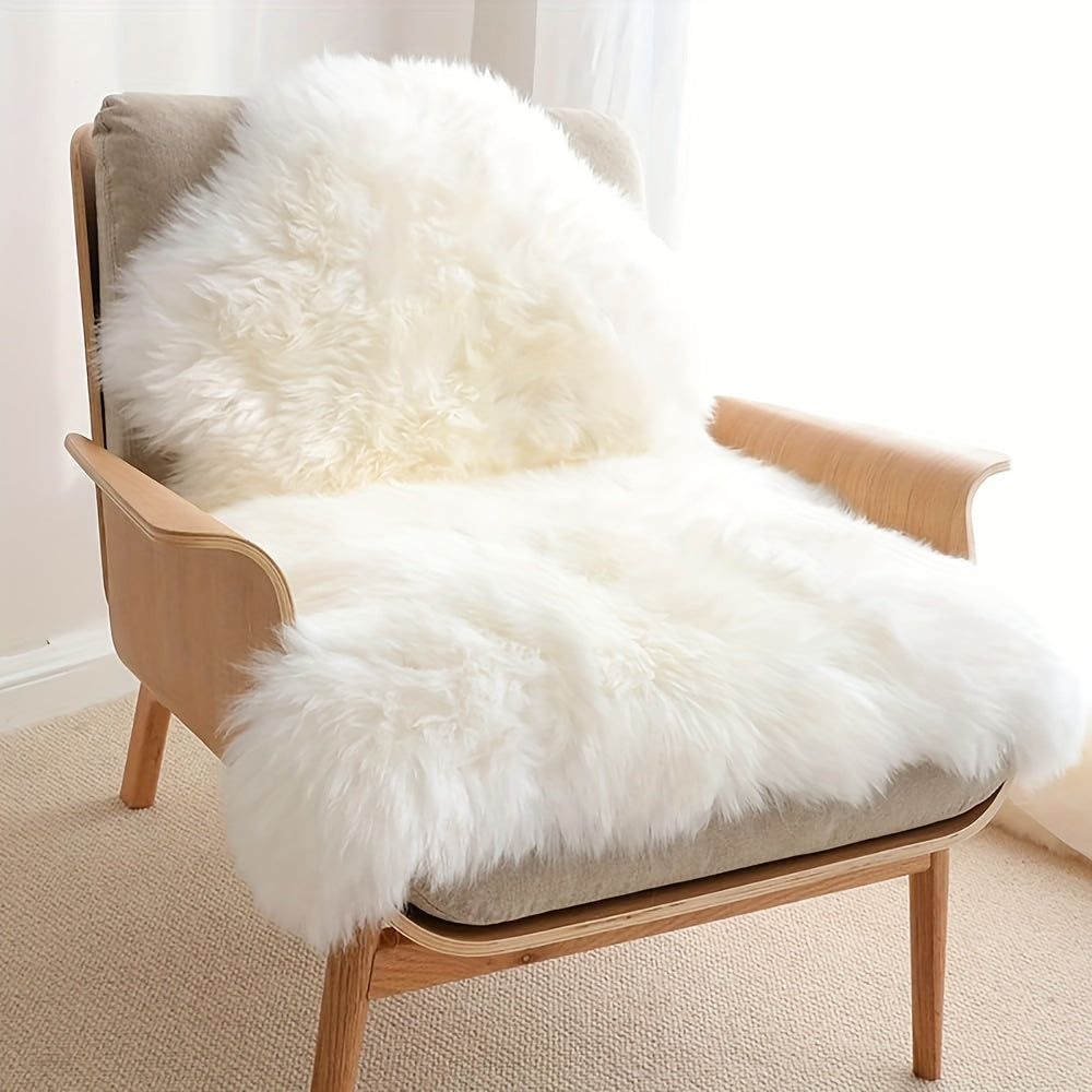 Luxurious Artificial Wool Cushion: 
This high-quality cushion features 12cm long wool and weighs 1300g per square meter. Perfect for use as a seat pad or floor rug, this ultra-soft cushion is both durable and cozy, making it a stylish addition to any