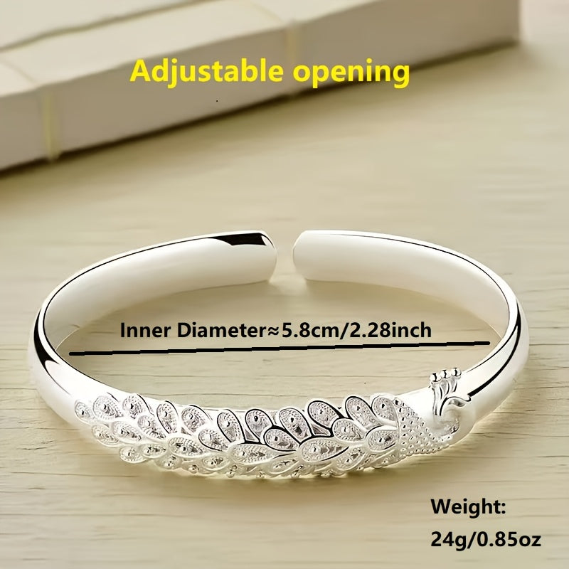 This elegant and versatile S999 sterling silver open bracelet is adjustable, fashionable, and simple in style. It is the perfect gift for your loved ones, including lovers, mothers, daughters, and for special occasions like parties, Valentine's Day, or