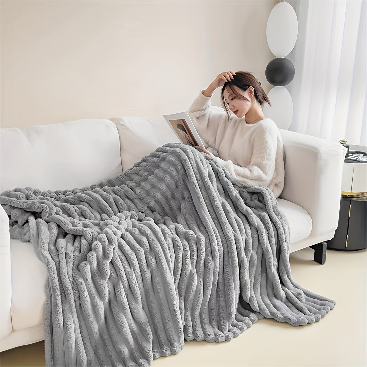 Elegant French Inspired Multi-Purpose Fleece Blanket - One Double-Sided Soft Blanket - Stylish Sofa Cover/Throw, Ideal for Home and Office Naps - Professional Dry Cleaning Recommended, Made of Polyester, Woven for All Seasons