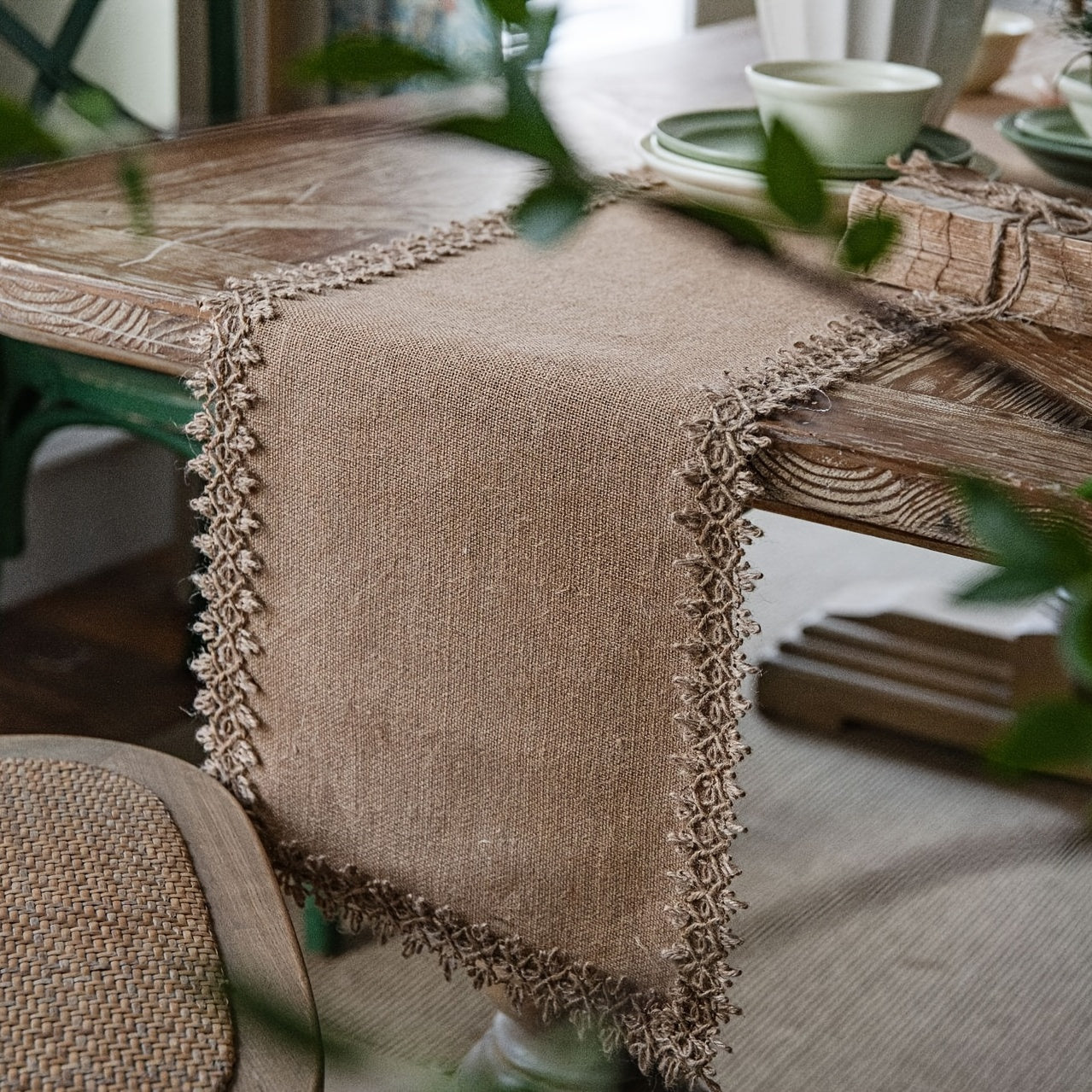 1pc Burlap Table Runner for Vintage Country Wedding, Thanksgiving, Christmas Party, or Romantic Room Decor.