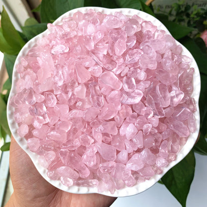 50g/100g Natural Rose Quartz Chips for Healing and Decoration in Plants, Flowerpots, Terrariums, and Fish Tanks.