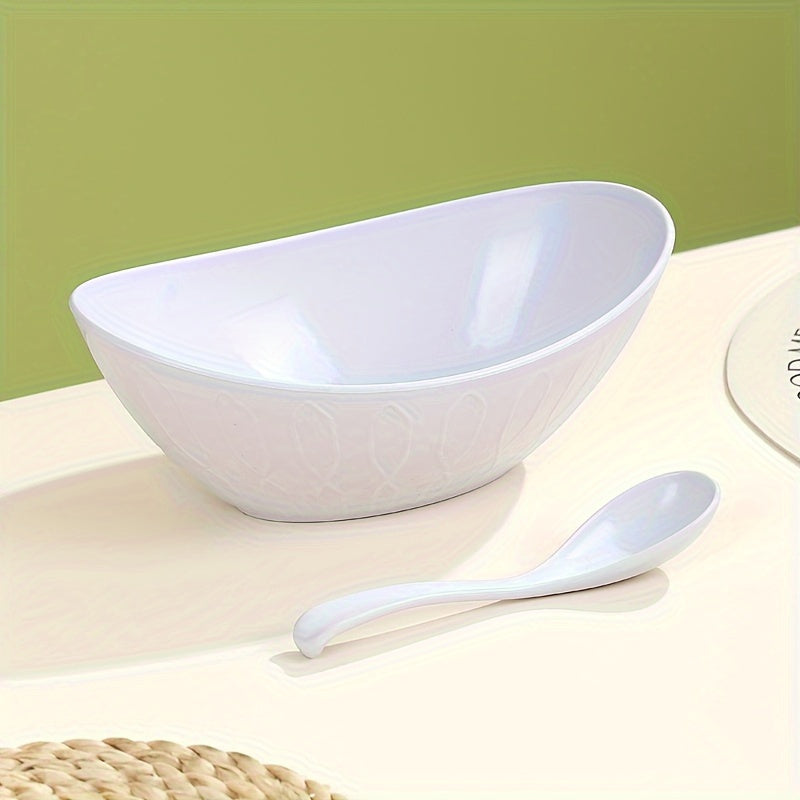 2-piece set of silvery ingot wheat straw serving bowls with spoon. Reusable, unbreakable, and lightweight kitchen supplies for salads, desserts, and pasta.