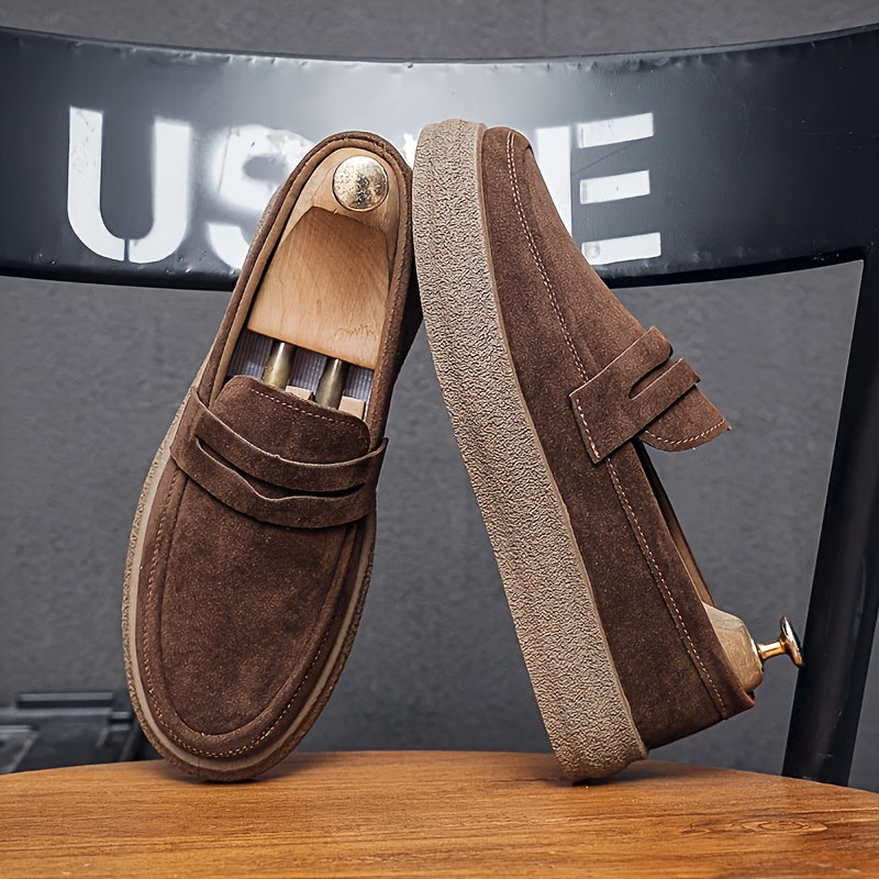 Brown PU slip-on loafers for men, suitable for everyday wear in spring and autumn.