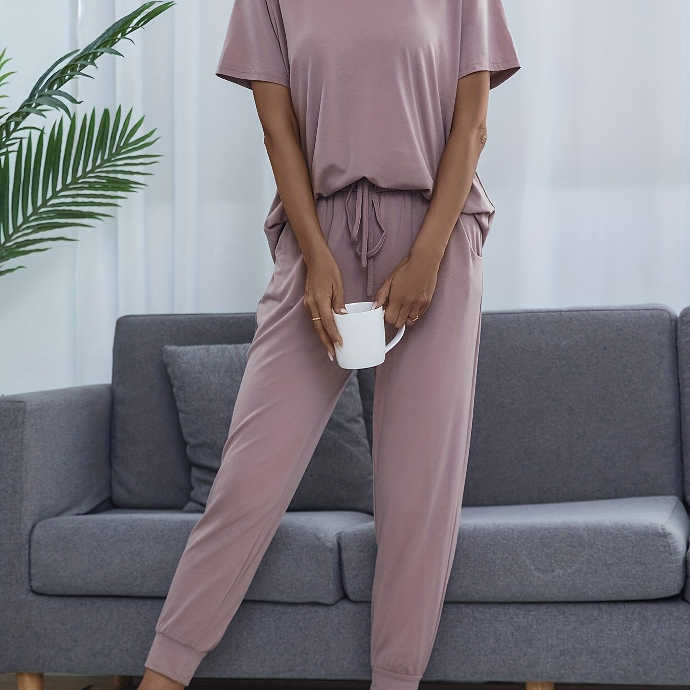 Basic lounge set for women with short sleeve top and elastic waistband pants.