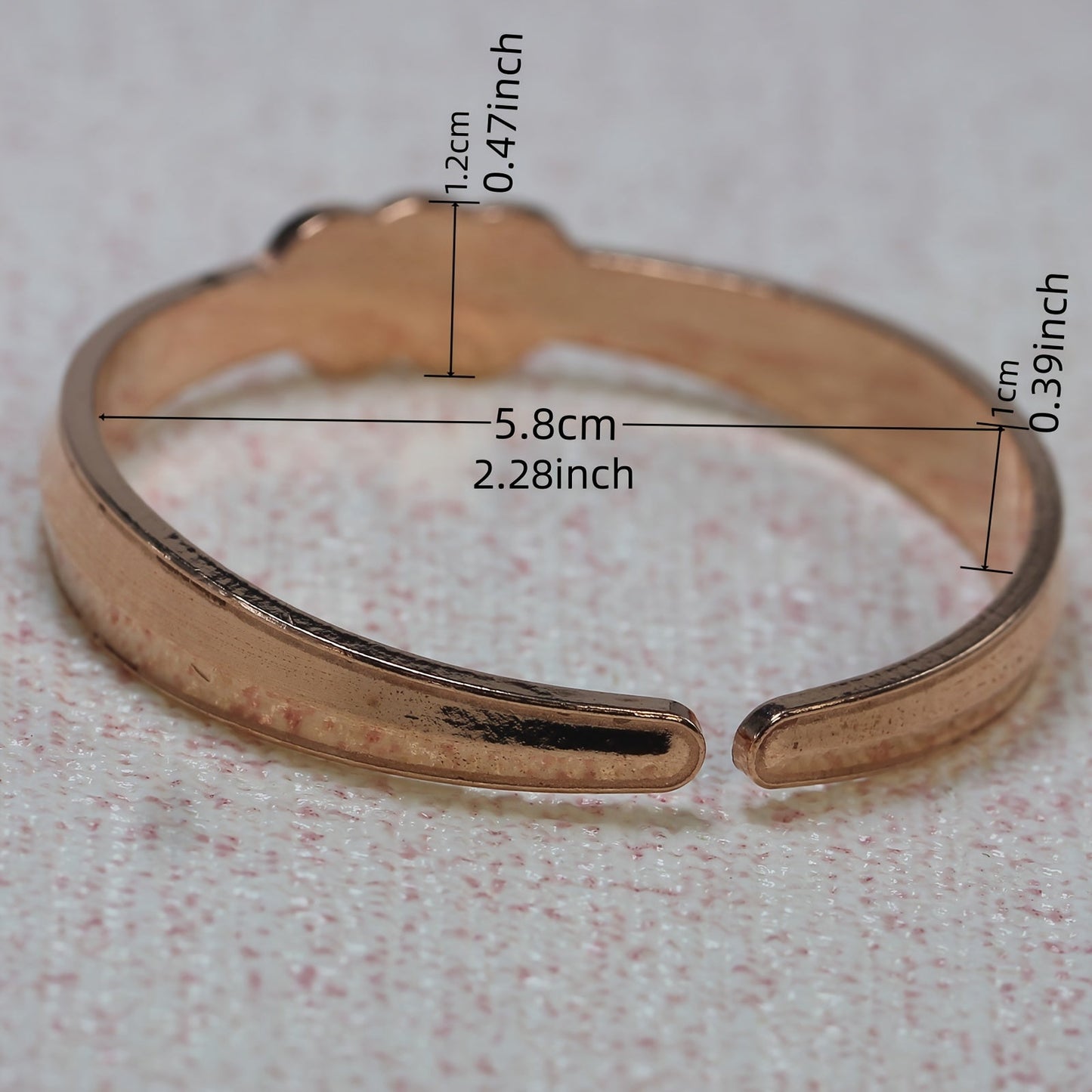 Stylish Copper Bangle Bracelet: Ideal for Daily Wear and Special Presents - Great for Girlfriends, Moms, and Female Companions