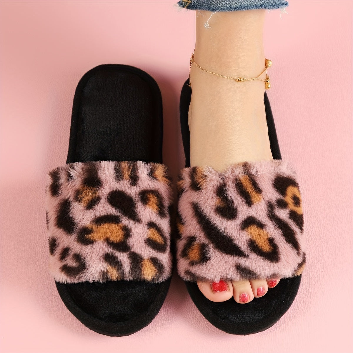 Leopard print slippers for women: cozy, soft, and non-slip indoor shoes suitable for all seasons.