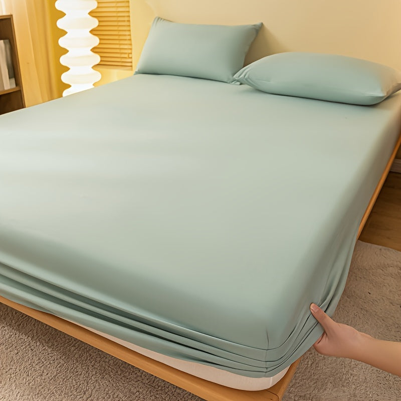 Soft and comfortable brushed fitted bed sheet in light green, with deep pocket for a perfect fit. Pillowcase not included. Ideal for bedroom or guest room. Mattress protector for added comfort and protection. Fitted bed sheet only.