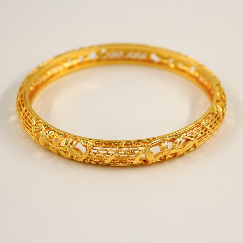 Set of 4 elegant luxury bangles inspired by Dubai, featuring intricate filigree design crafted from high-quality alloy. Perfect for brides, festivals, Nigerian weddings, and as a thoughtful Thanksgiving gift. A versatile accessory suitable for all