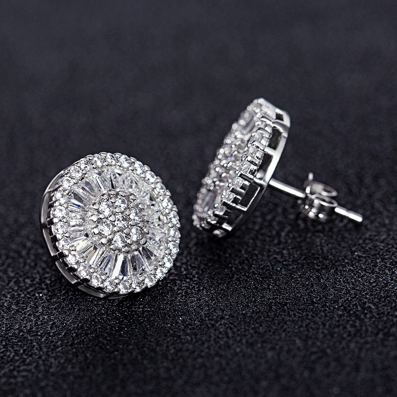 Exquisite 925 Silver-Plated White Zirconia Stud Earring, a Statement of Luxury Fine Jewelry for Women