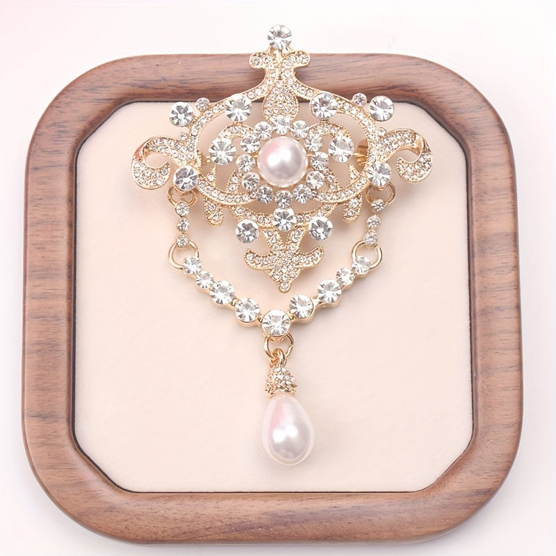 Stylish antique-inspired brooch adorned with faux pearls and sparkling rhinestones, exquisite jewelry perfect for women, ideal for weddings and bridesmaid gifts.