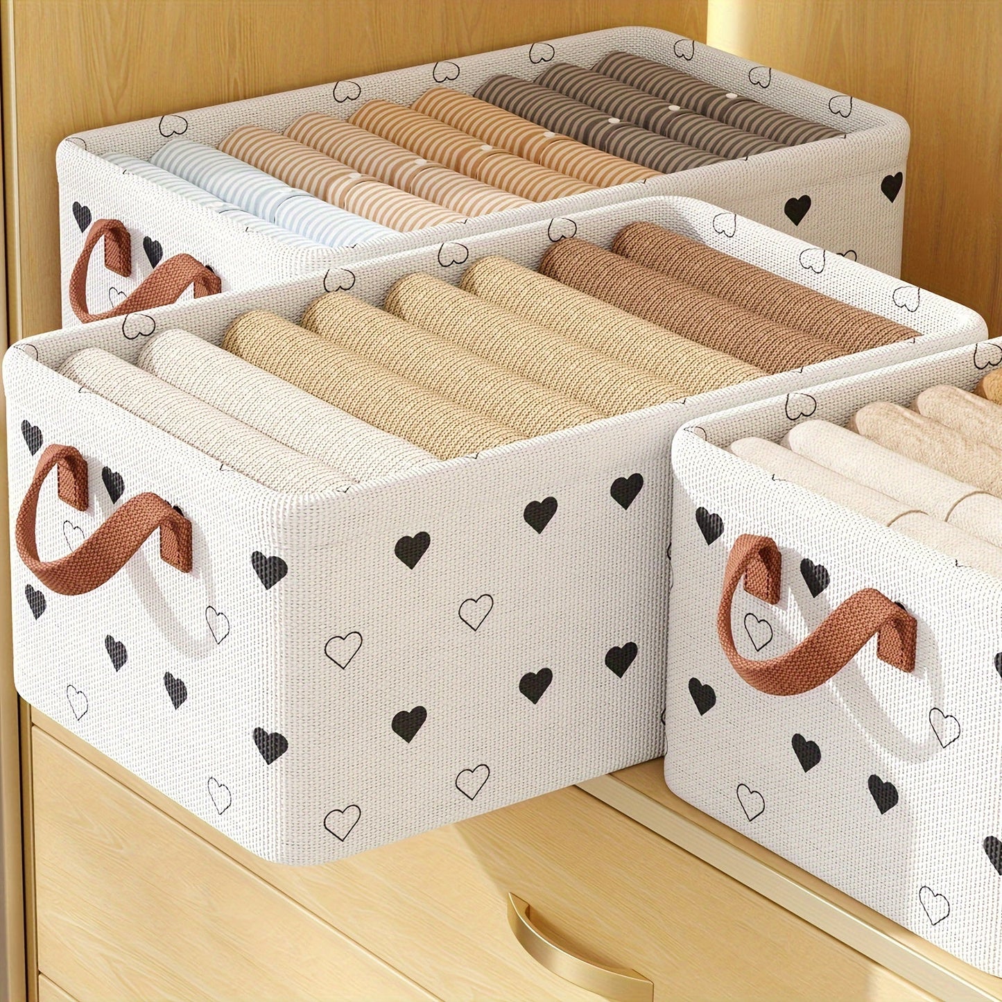 Storage Box with Handle, Made of Oxford Fabric, Featuring a Love Pattern, Functional and Easy to Use, Ideal for Organizing Clothes, Books, Snacks, and Other Items.