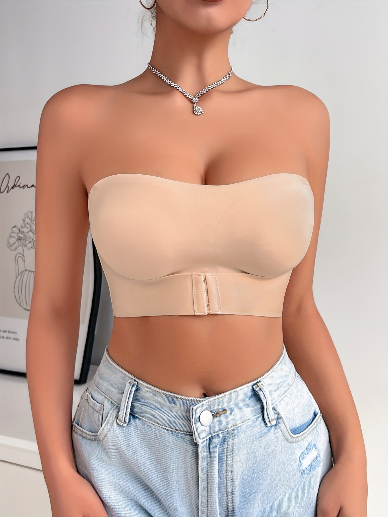 Comfortable and supportive wireless bandeau bra for women, with seamless design and full coverage.