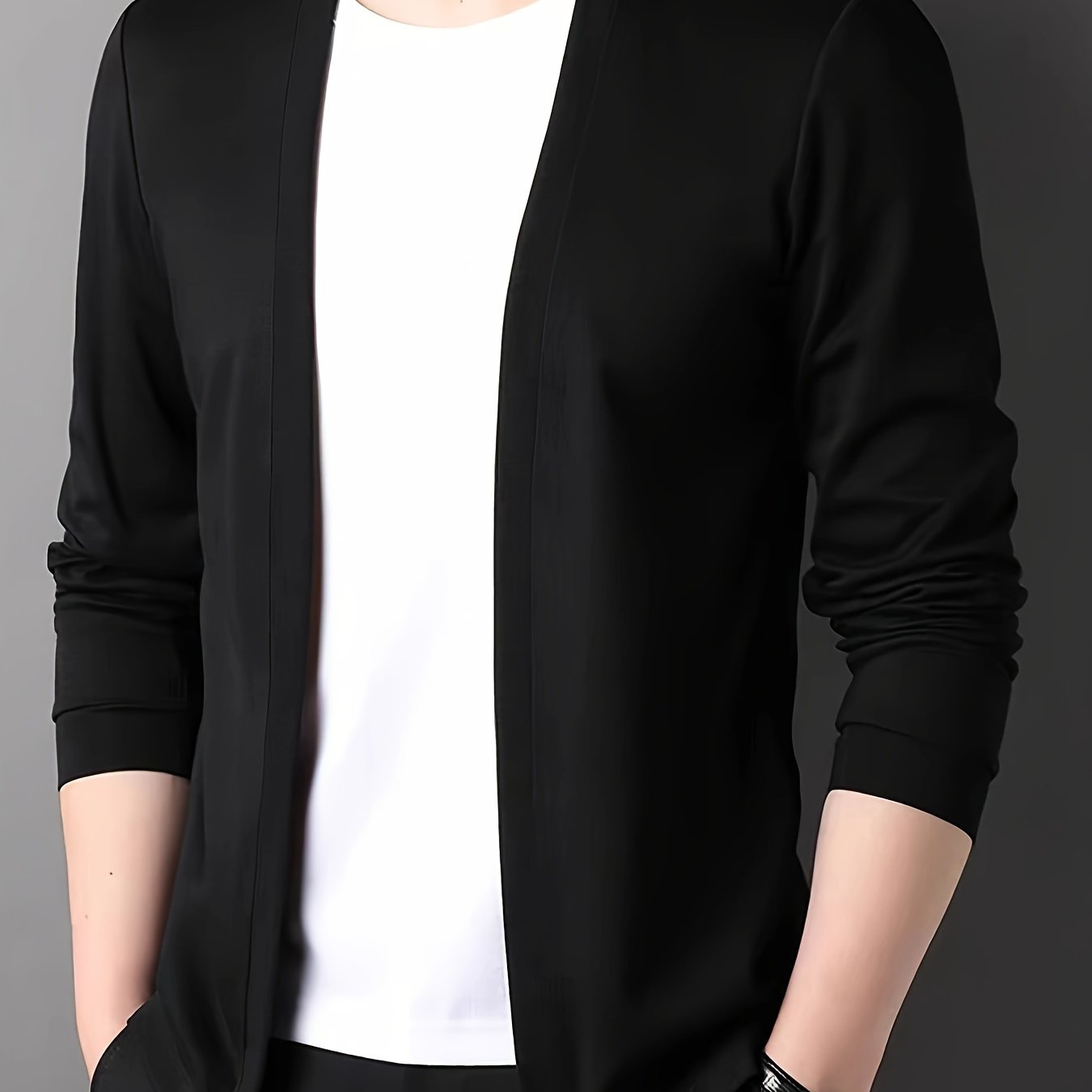 New slim fit cardigan for men, perfect for spring and autumn. Versatile, casual and on-trend.