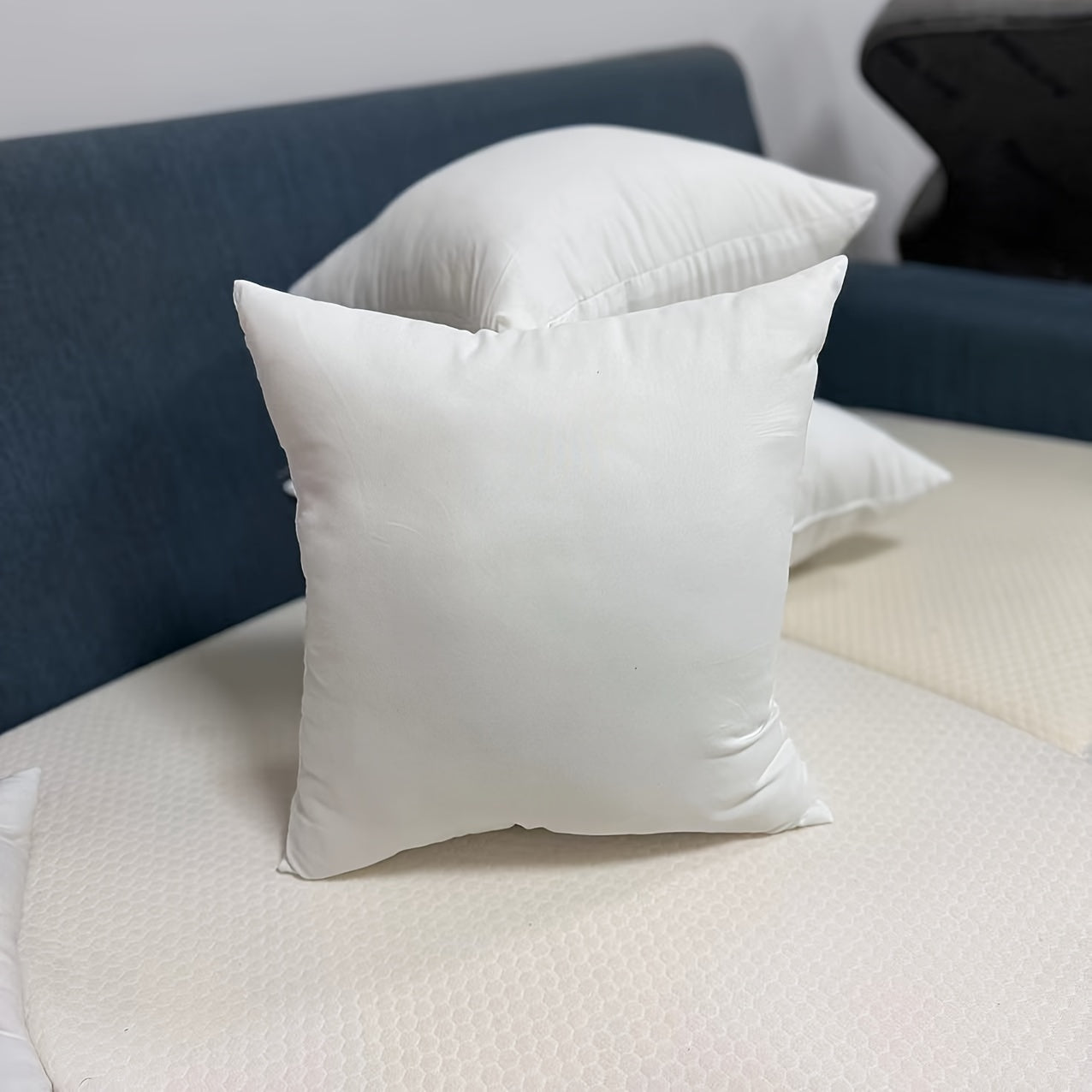 Set of 2 Throw Pillow Inserts, White Pillow Cores, Ideal for Home Decor in Living Room, Sofa, or Sofa Bed