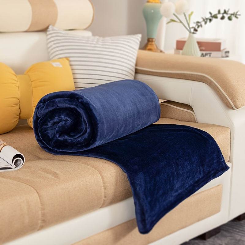 Stay warm and cozy with our luxurious Royal Blue Flannel Throw Blanket. This vintage-style blanket is soft, warm, and machine washable, making it perfect for year-round comfort. Made from 100% polyester and weighing between 200-250g, this throw blanket