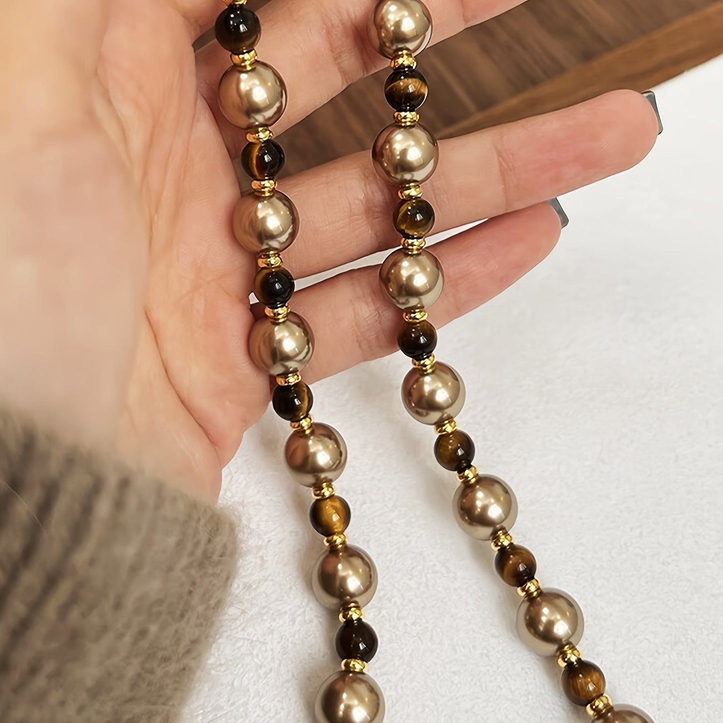 Vintage Bohemian Tiger Eye Stone and Glass Pearl Beaded Necklace - A Versatile Fashion Statement for Any Occasion, Perfect Gift for Loved Ones During the Colder Months.