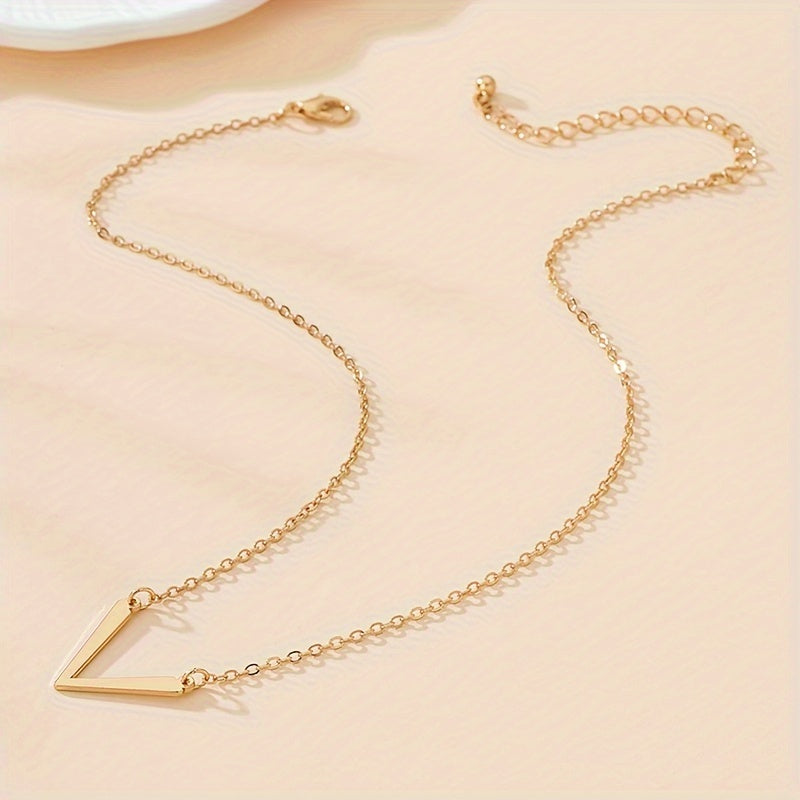 Chic geometric V-shaped pendant necklace for women's daily wear.