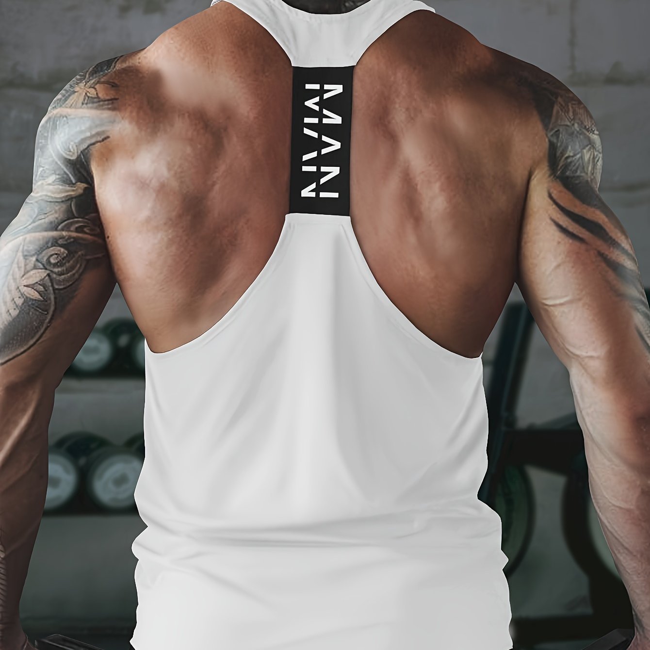 Men's breathable sleeveless fitness vest for casual training.