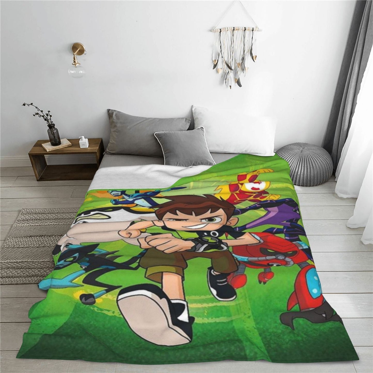 Soft and cozy Ben 10 Warrior Print Flannel Fleece Blanket - the ideal all-season throw. A perfect gift for birthdays and friends, featuring contemporary style with a digital print on 250-300g polyester knitted fabric.