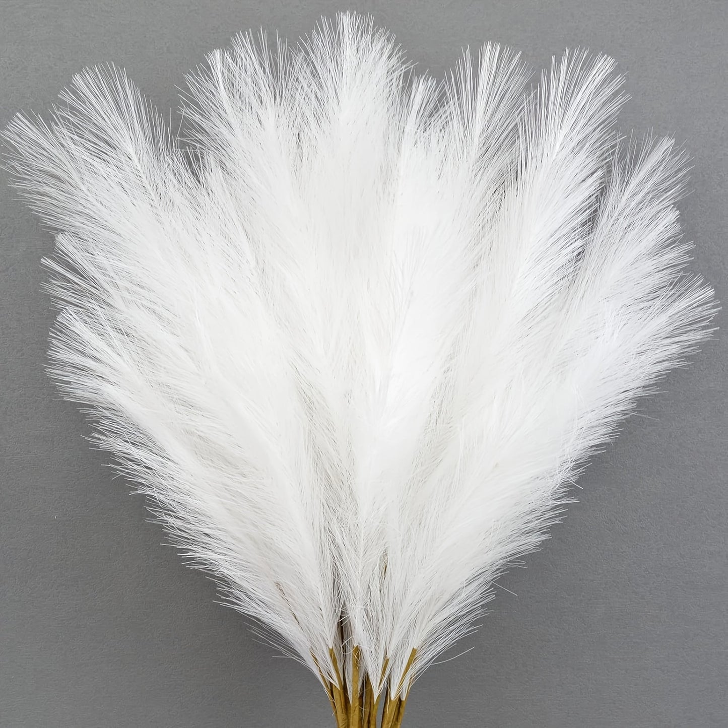 16 pieces of 70.1cm faux long pampas for bohemian style vase filling and floral decorations at weddings, festivals, parties, and home decor. Ideal for table centerpieces and bouquets.