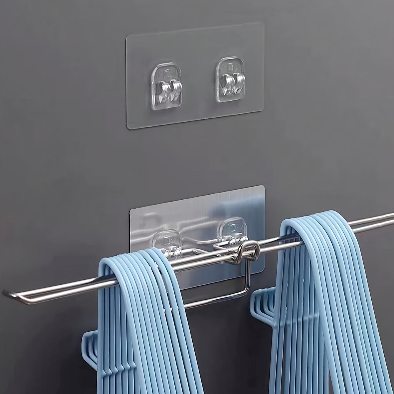 5 Adhesive Shelf Support Pins for easy, traceless wall-mounted storage in bathroom and kitchen. Contemporary plastic brackets with transparent design. Ideal for bathroom and kitchen storage needs.