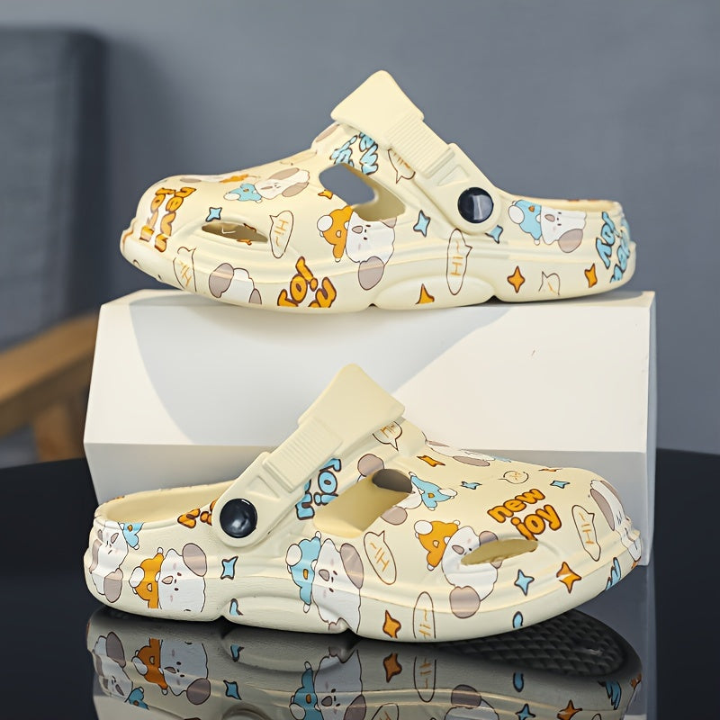 Boys' Casual Cartoon Clogs - Breathable, Lightweight, and Anti-Slip for Indoor/Outdoor Use in Spring and Summer.