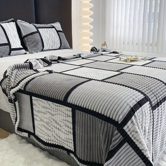 Modern Geometric Design Flannel Bed Blanket - Versatile Polyester Throw for All Seasons, Easy to Clean in the Washing Machine, Lightweight Fabric Weighing 200-250g