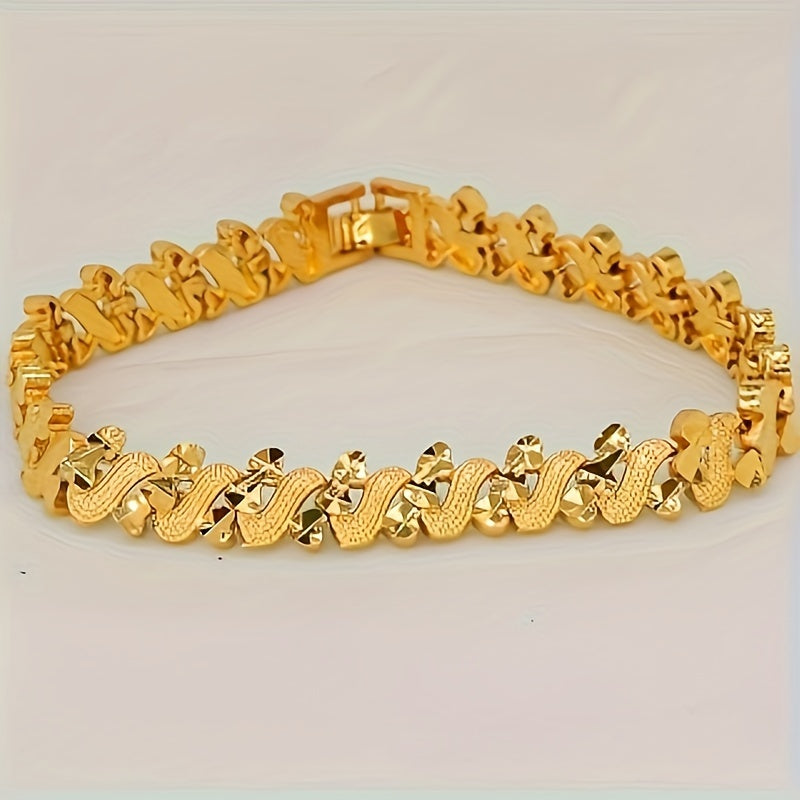 Japanese & Korean Luxury Style 18K Gold Plated Copper Link Bracelet for Women – Dubai-Inspired Fashion Jewelry Perfect for Weddings, Parties, or Any Occasion. This Versatile Accessory,  adorned with No Stones, is a Stunning Mardi Gras Day Gift for All