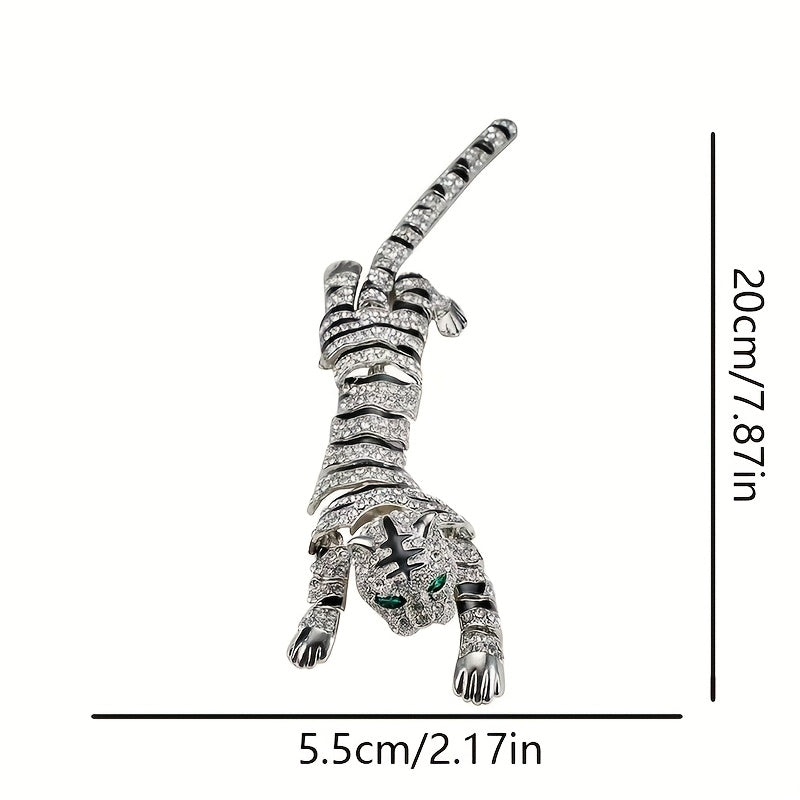 Vintage tiger design brooch with movable joints, handcrafted with exaggerated diamonds, studded with oil dripping animal fashion.