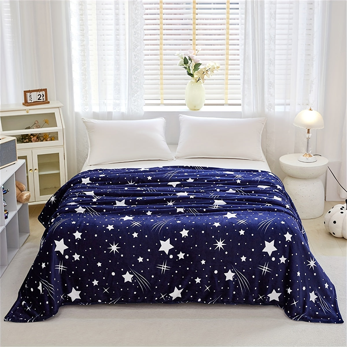 Contemporary Meteor Shower Pattern Flannel Fleece Blanket - Perfect for New Year, Valentine's, Mother's Day, and Back to School! Made from 100% polyester, this blanket is lightweight at 120g and machine washable for easy care. Stay cozy year-round with