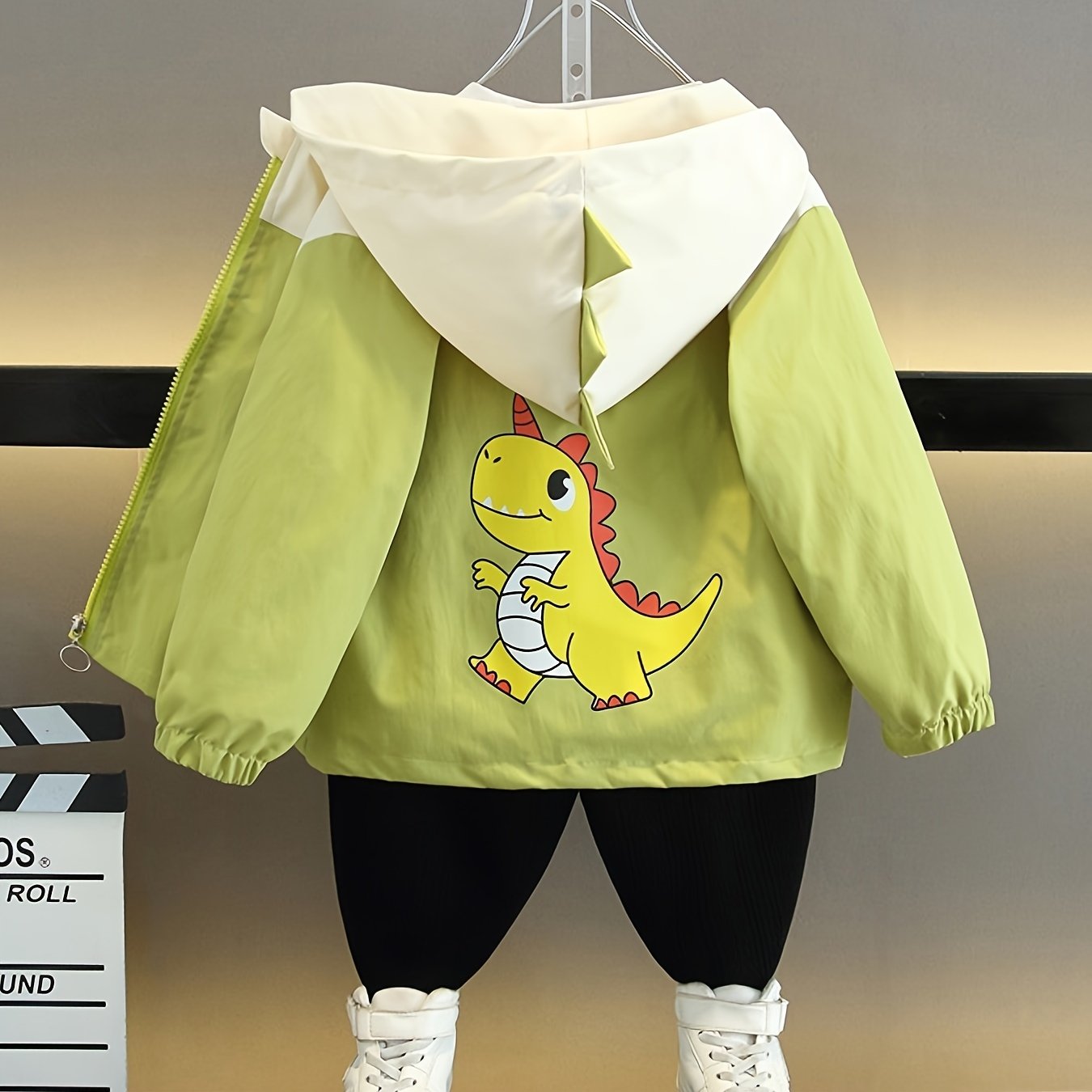 Boys' stylish zip-up dinosaur hoodie for cozy spring and autumn wear.