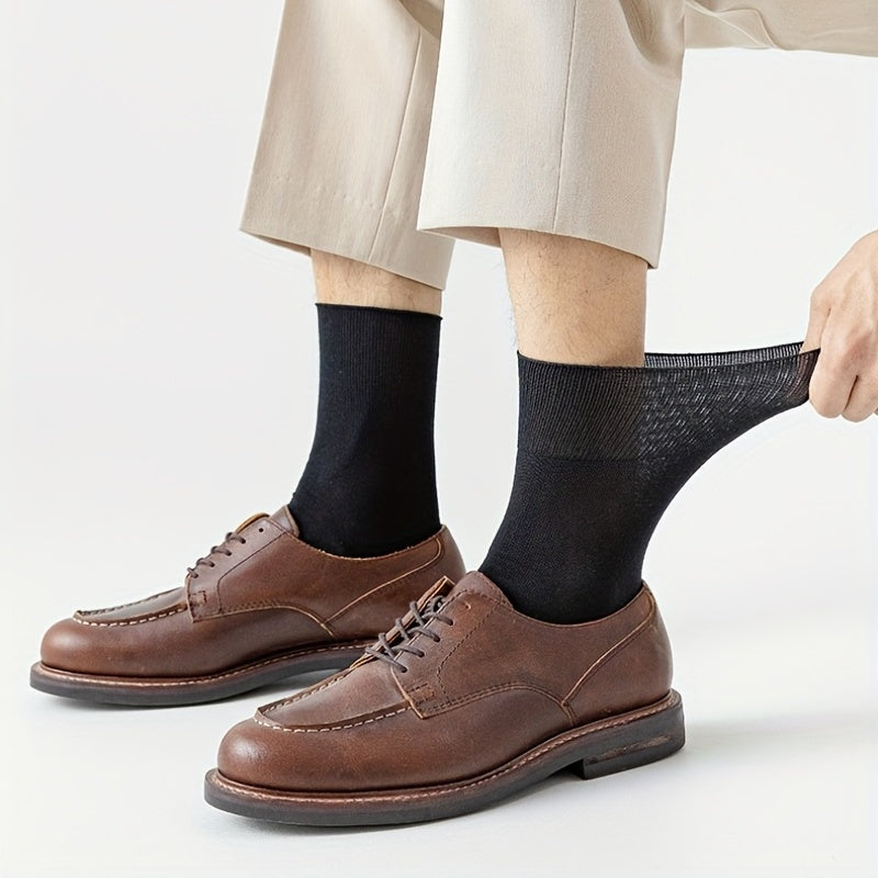 5 pairs of breathable, comfortable plus-size socks for men, designed for wider feet.