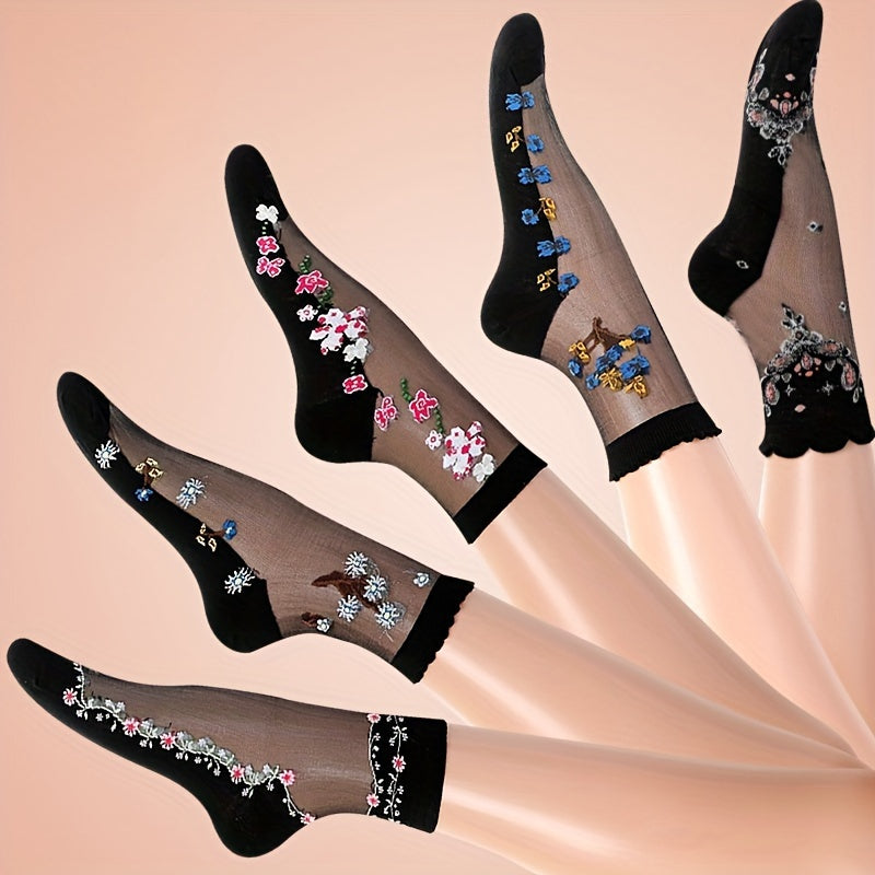 5 pairs of soft and lightweight floral no-show socks for women.