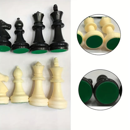 32 plastic chess pieces with black and white king measuring 97mm in height for game entertainment