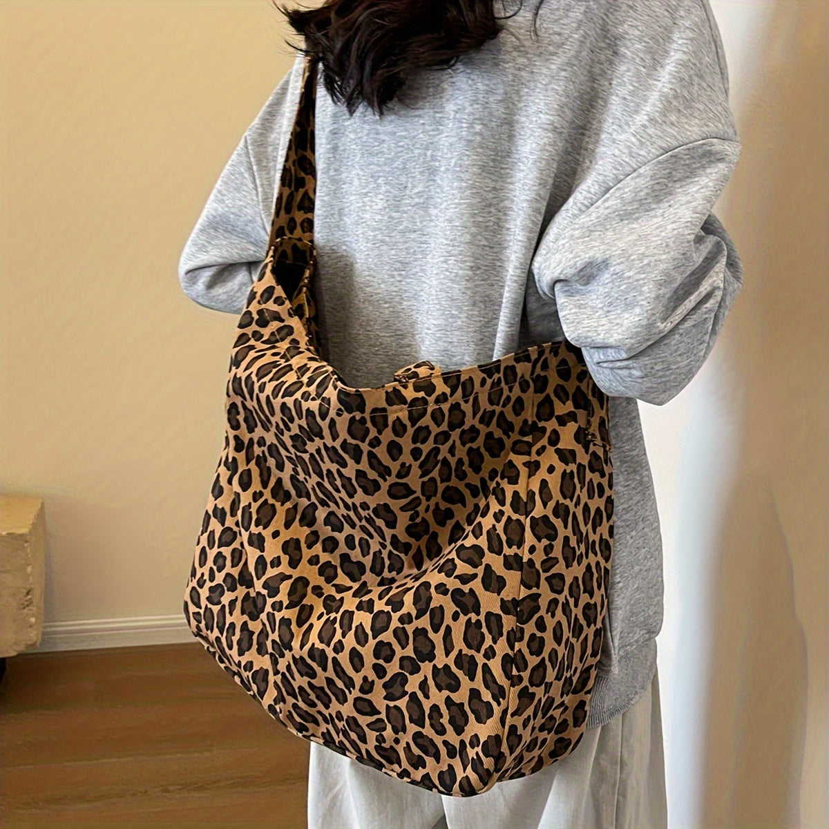 Leopard Print Tote Bag for Women – Stylish, Large Capacity, Versatile, Zipper Closure