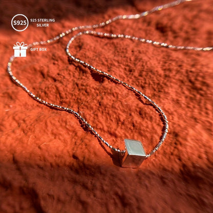 This stunning 925 Sterling Silver necklace features a small three-dimensional square pendant, weighing approximately 2.57G. It makes a thoughtful gift for Mother's Day, Thanksgiving, Halloween, Christmas, and New Year celebrations. Perfect for beer