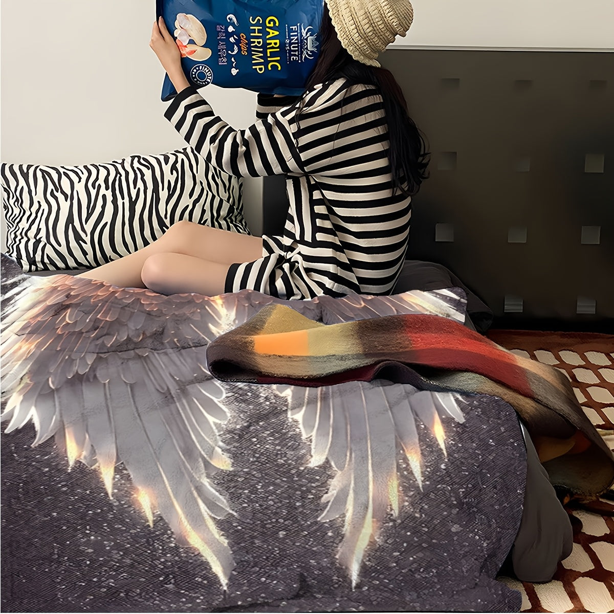 Contemporary Glowing Wings Print Flannel Blanket - Soft and Cozy Polyester Knit Throw for All Seasons, Perfect for Sofa, Travel, Bedroom, and Car - Lightweight and Vibrant Digital Print Bedding Option, 200-250gsm