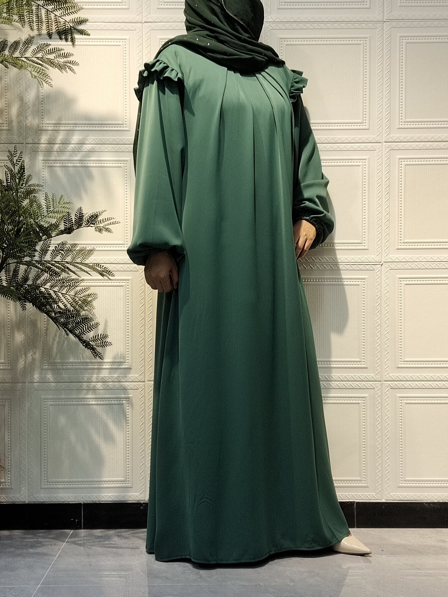 Plus Size Middle Eastern Traditional Muslim Dress in solid color with round neck made from non-stretch polyester fabric, perfect for summer wear with a Middle East Special Project style.