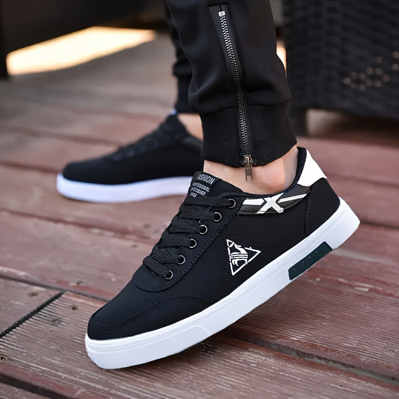 Men's lace-up solid color skate shoes, non-slip and comfortable for outdoor activities.