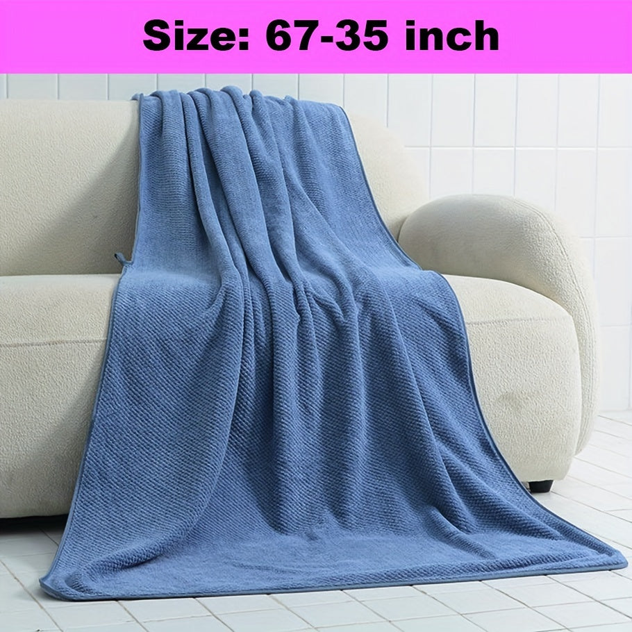 Soft, thick, and large bath towel in a solid color. Absorbent polyester blend, machine washable. Great for home bathrooms, ideal for Christmas.