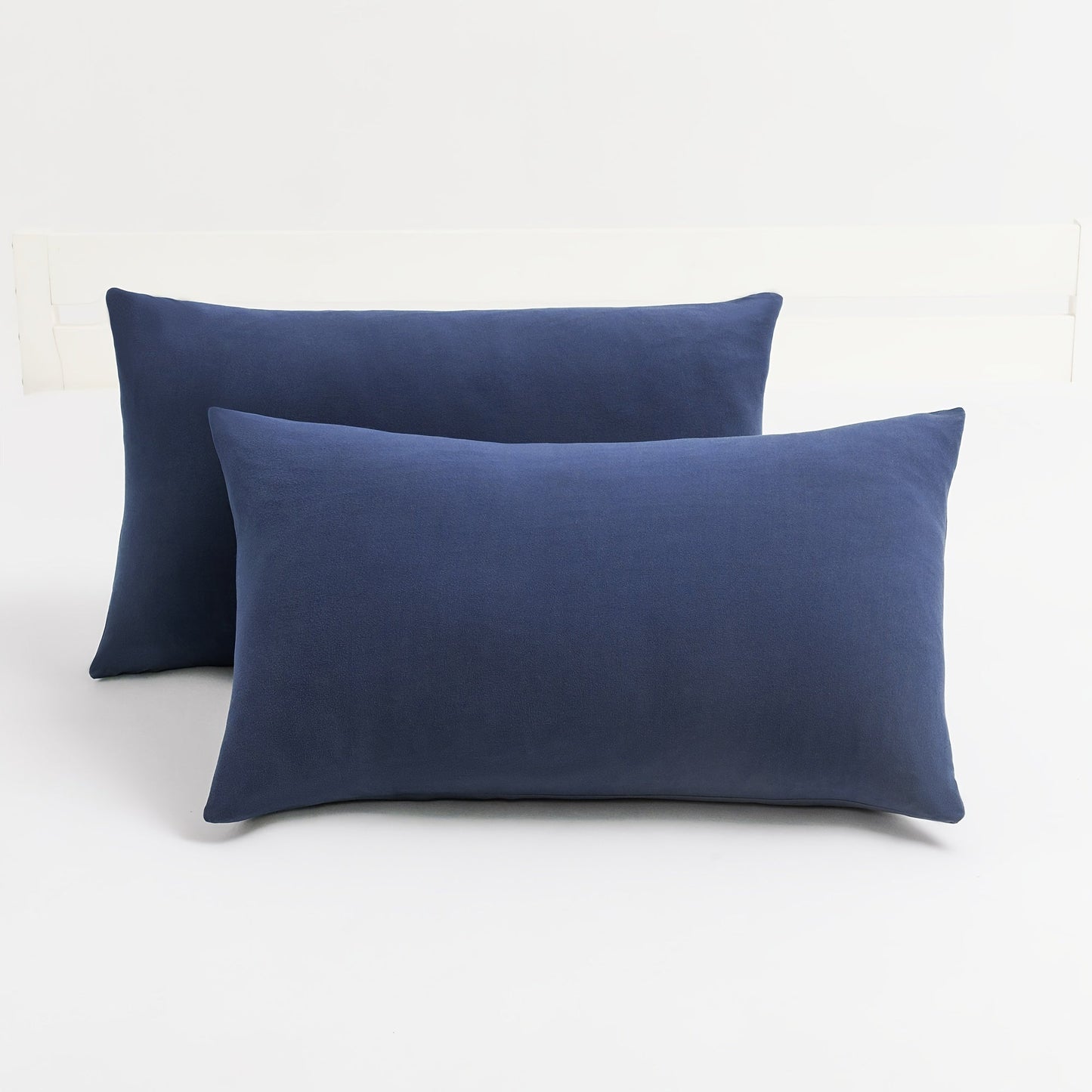 Stretchable on all sides, these 2-piece Stretch Pillow Cases feature a super soft feel and come with an envelope closure. They are designed to resist wrinkles, fading, and stains, making them a durable option for protecting your pillows.