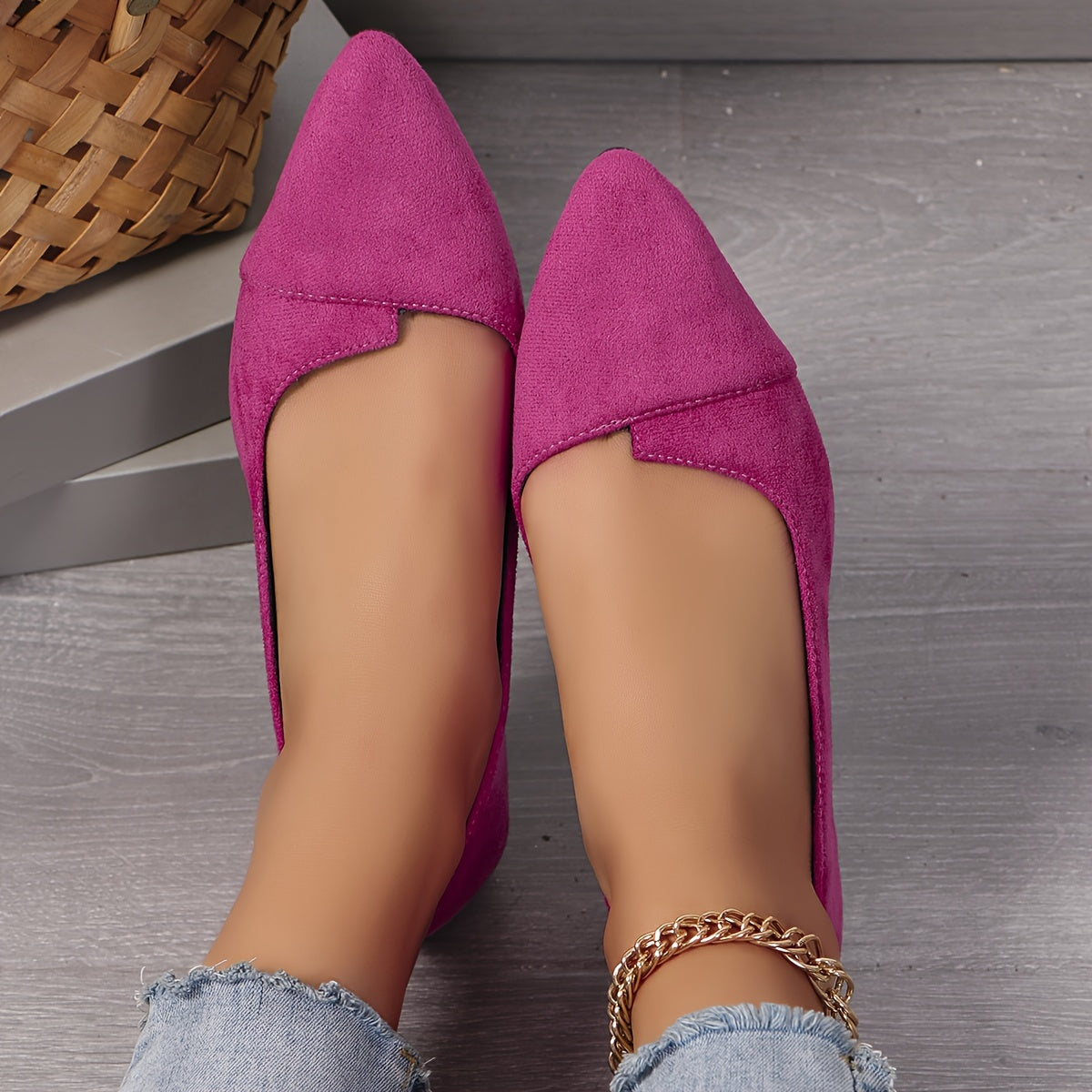 Elegant, lightweight solid color flats for women - perfect for daily wear.