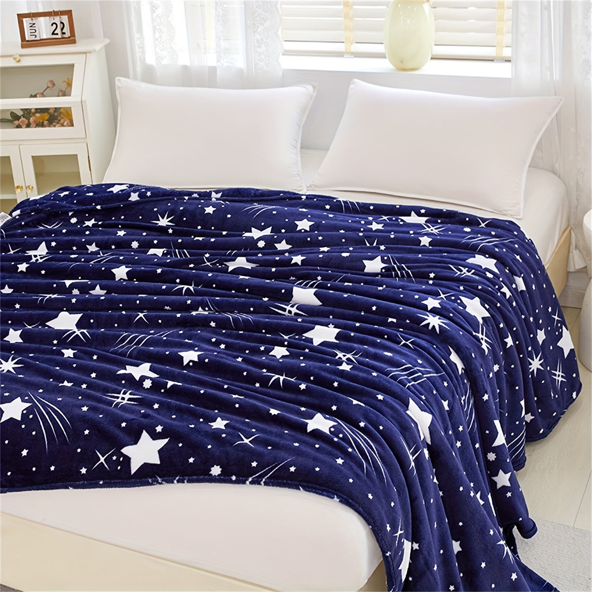 Contemporary Meteor Shower Pattern Flannel Fleece Blanket - Perfect for New Year, Valentine's, Mother's Day, and Back to School! Made from 100% polyester, this blanket is lightweight at 120g and machine washable for easy care. Stay cozy year-round with